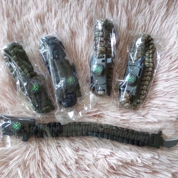 Get it for him Bracelet Multi Functional 1 Camouflage. 1 Blk.1 Blu or 1 Grn - Picture 5 of 10